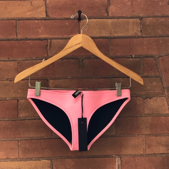 Triangl pink swim bottoms - Picture 5 of 5